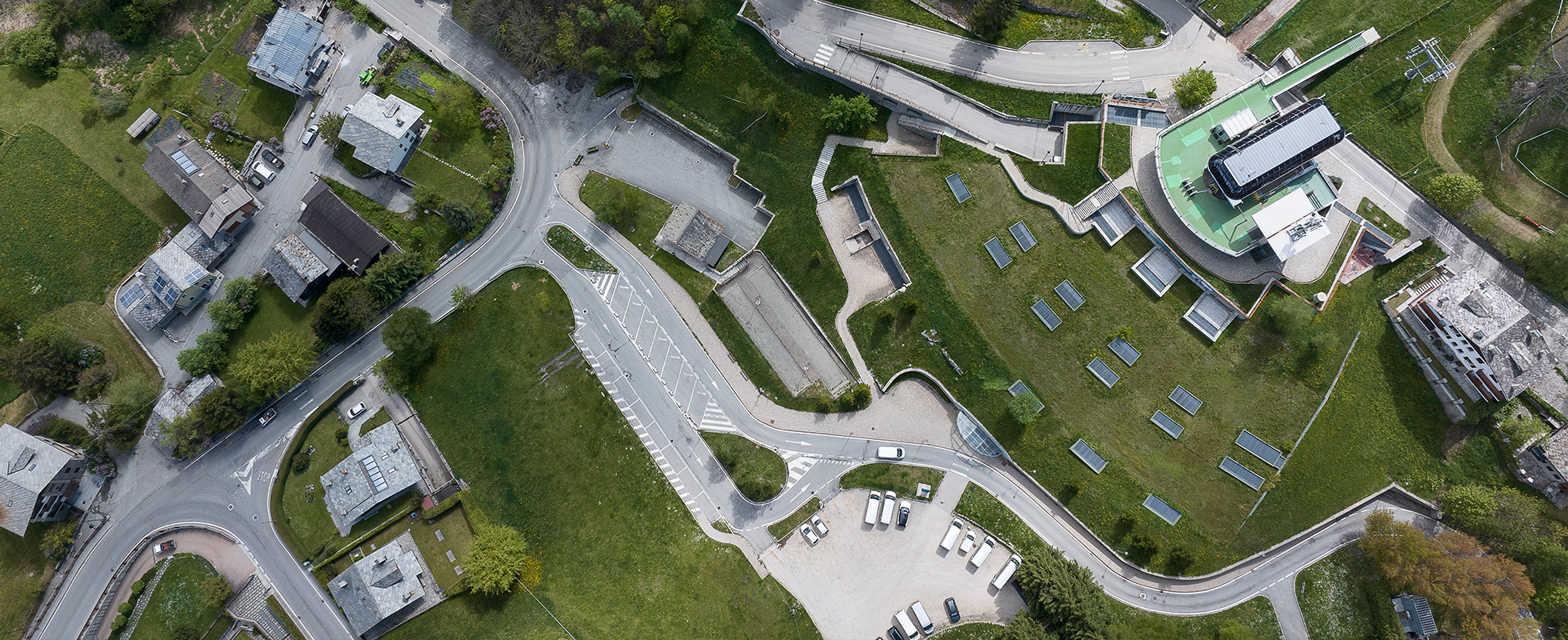 PARKING DE COURMAYEUR JARDIN SUR LE TOIT, AOSTE, ITALIE